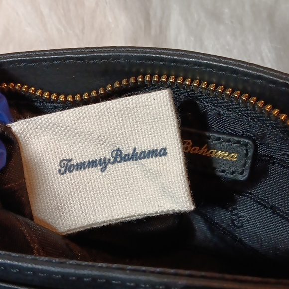 Tommy Bahama Palms Mini Crossbody Bag - Picture 10 of 14